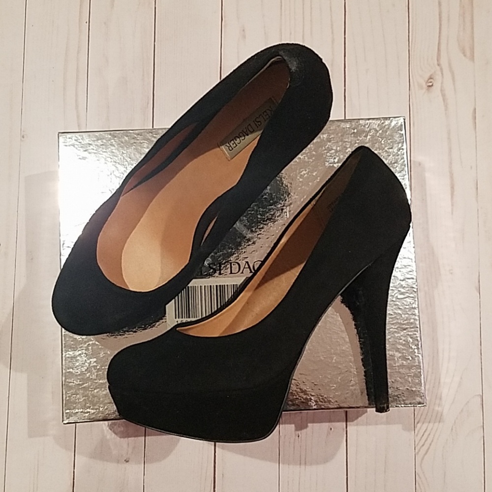 Black Kelsie Dagger pumps
